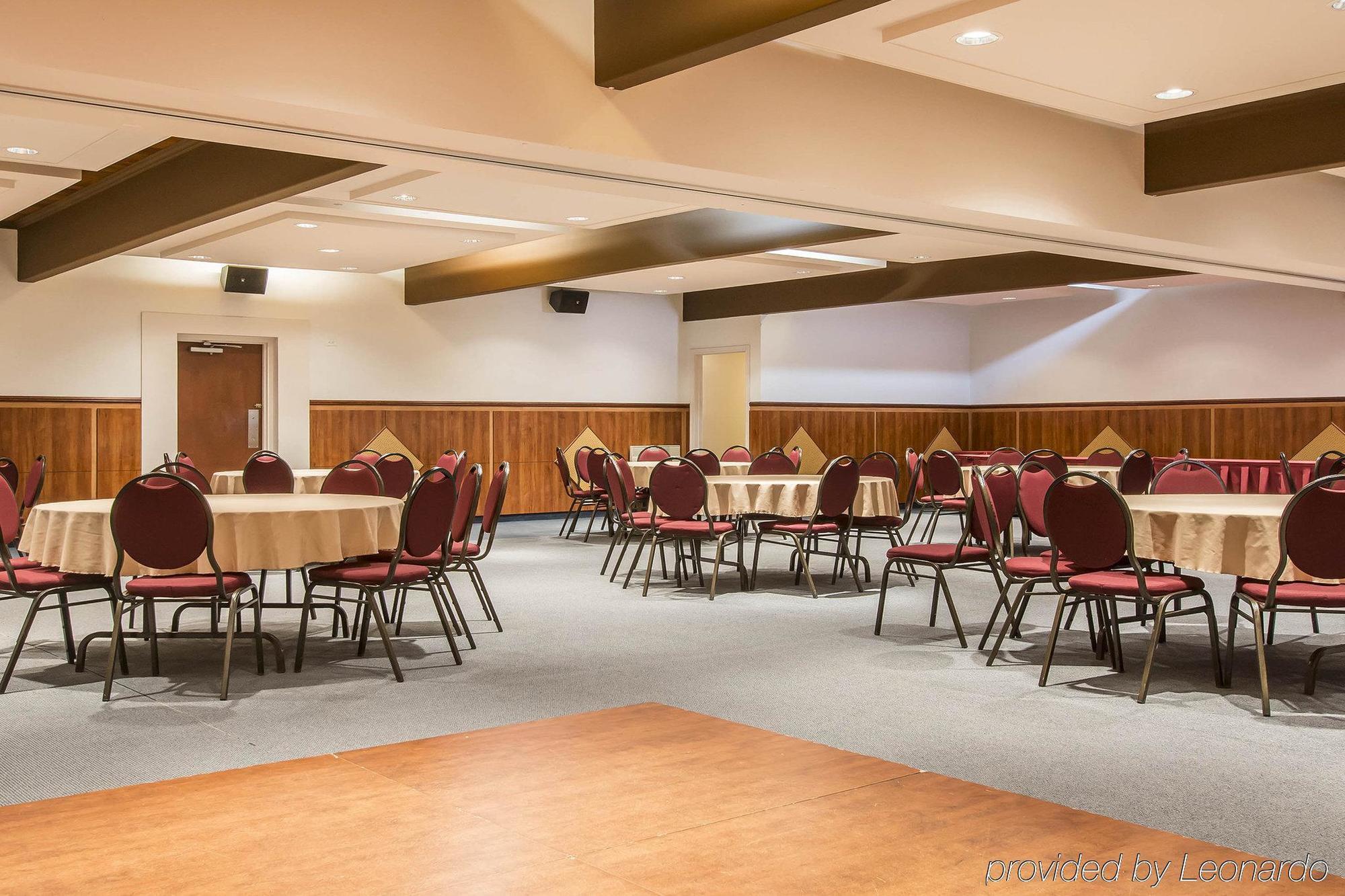 Hotel Danube Bleu Forestville Bagian luar foto