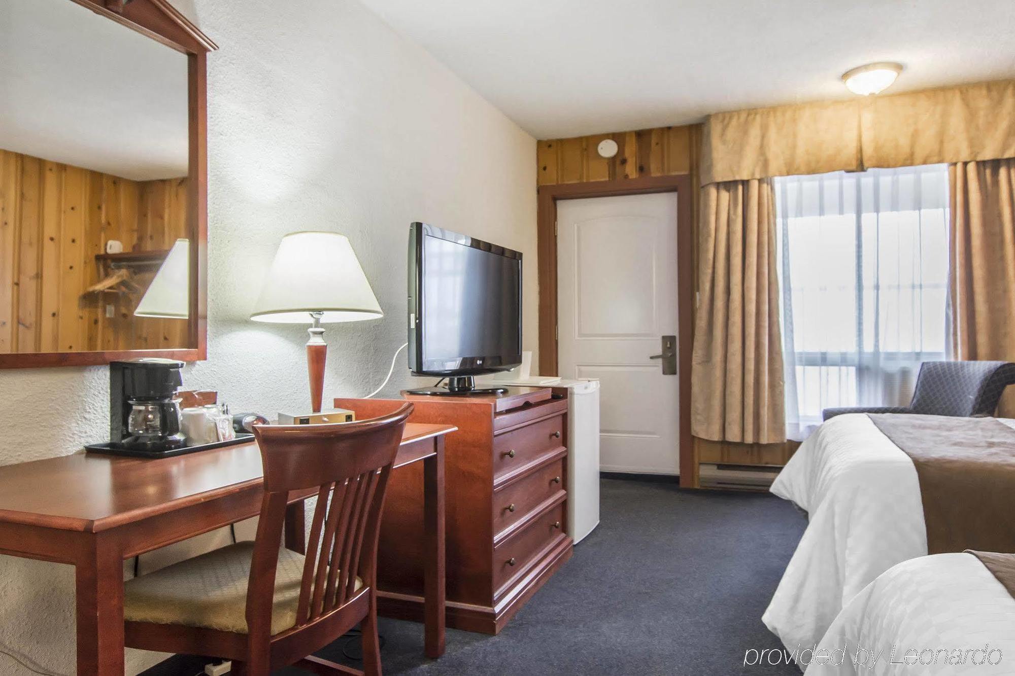Hotel Danube Bleu Forestville Bagian luar foto