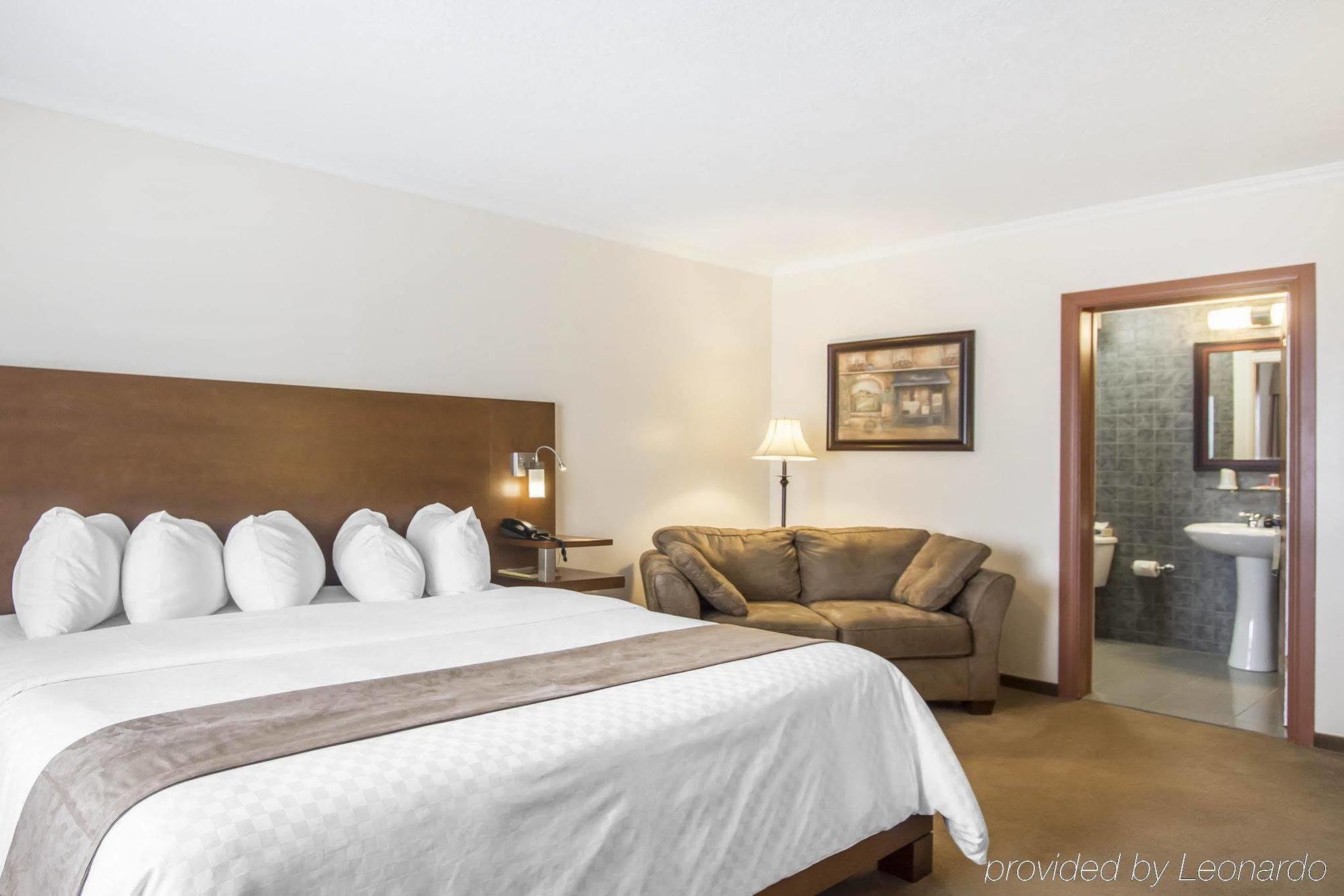 Hotel Danube Bleu Forestville Bagian luar foto