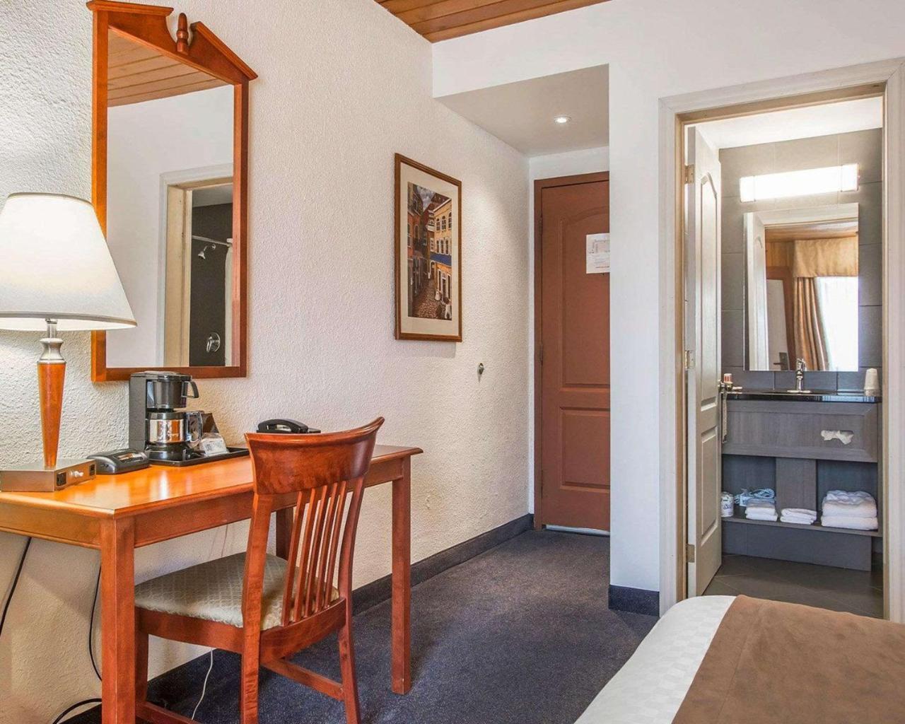 Hotel Danube Bleu Forestville Bagian luar foto